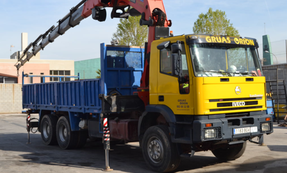 Alquiler de grua con tanqueta