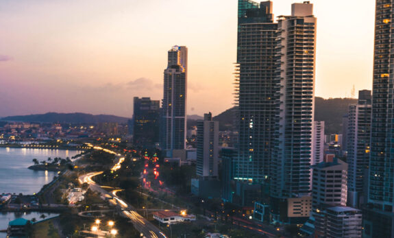 las gruas en grandes obras en panama