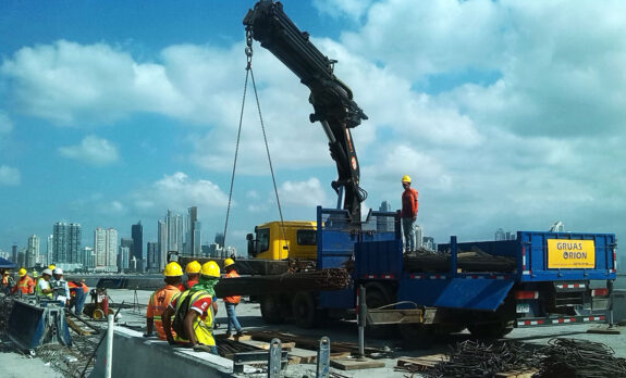 El-Papel-de-las-Grúas-en-el-Saneamiento-de-la-Bahía-de-Panamá