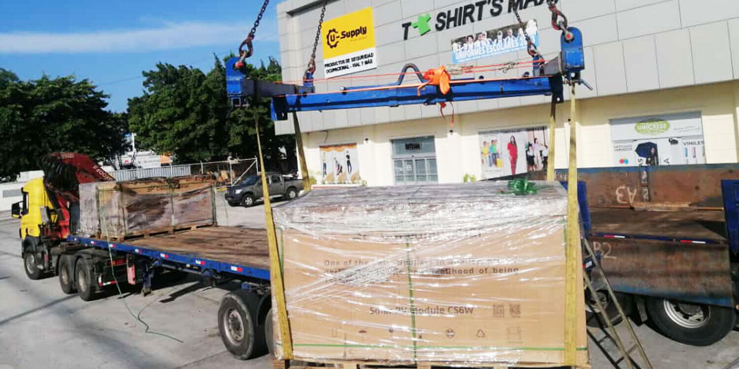 Seguridad en la carga y descarga de materiales con grúas