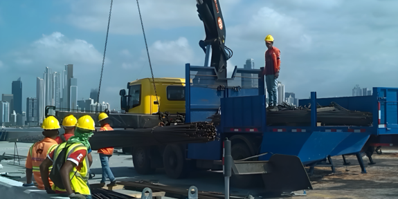 Grúas para camiones y transportes especiales en Panamá