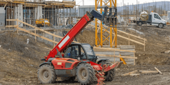 Aprende cómo elegir el telehandler adecuado en República Dominicana y optimiza tus proyectos con el equipo correcto junto a Grúas Orión.