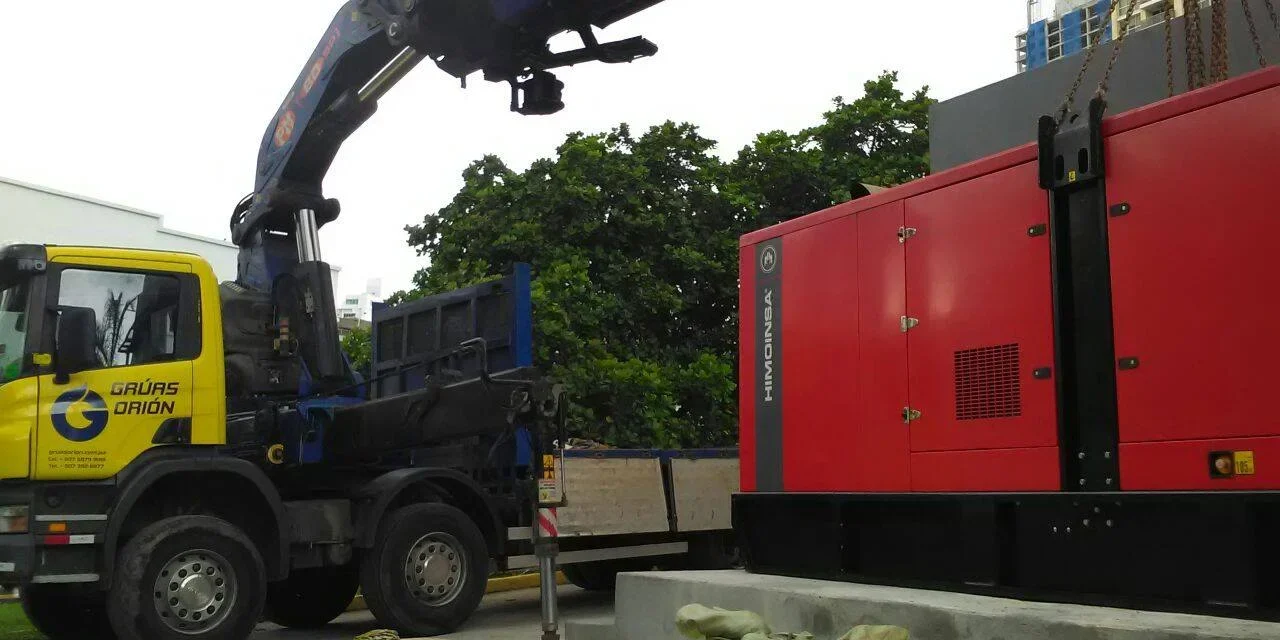 13963041_1808766632693070_3883259499768314311_o Grúas para instalación de generadores eléctricos en proyecto industrial en Panamá