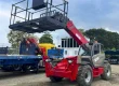 Diferencias entre camión grúa y manipulador telescópico trabajando en una obra en Panamá